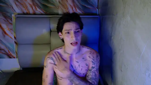 Snapshot of Apolo_Hidalgo01 chatting on October 5, 3:32 am Apolo Hidalgo01 online show from October 5, 3:32 am