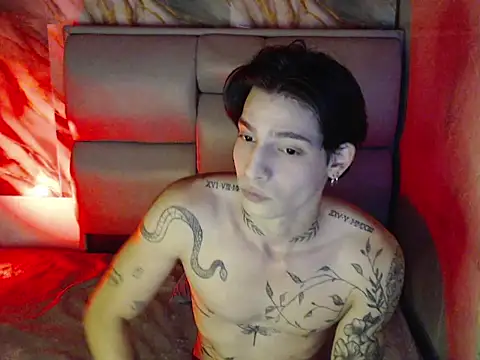 Snapshot of Apolo_Hidalgo01 chatting on October 15, 11:01 pm Apolo Hidalgo01 online show from October 15, 11:01 pm