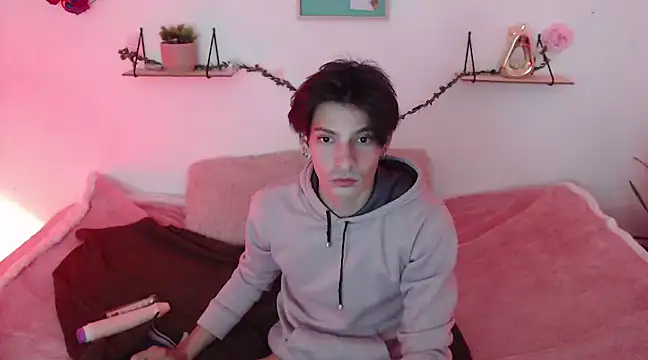 Snapshot of Apolo_Hidalgo01 chatting on December 24, 1:06 pm Apolo Hidalgo01 online show from December 24, 1:06 pm