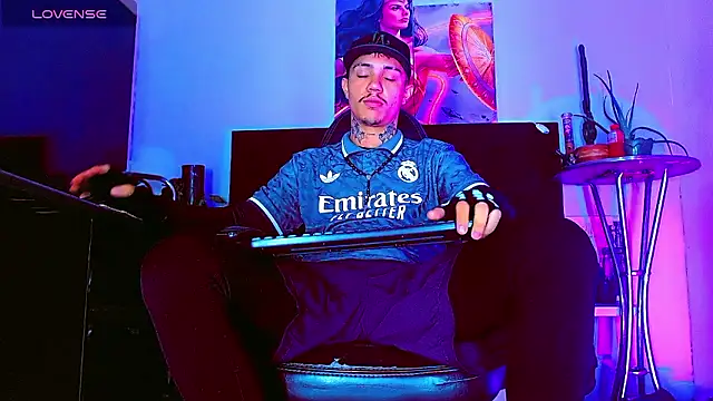 HannibalLester online show from January 17, 4:26 am