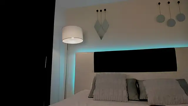 MattDevon online show from December 16, 4:08 am