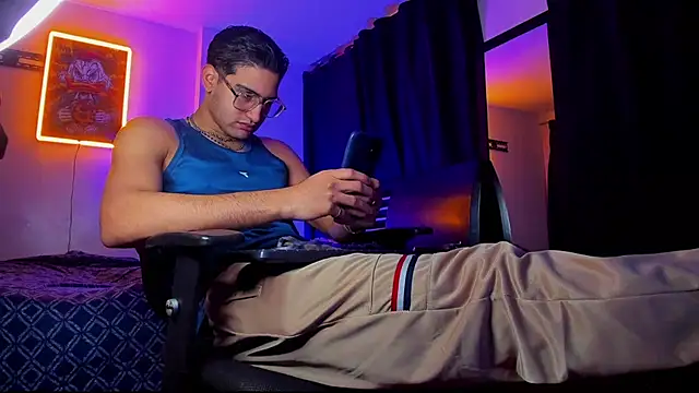 Giomar Reyes online show from March 22, 6:33 am