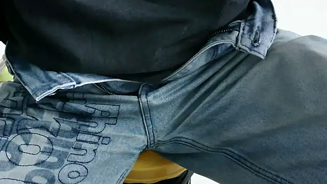 Snapshot of XiaoGuoGuo284512 chatting on January 23, 6:49 am XiaoGuoGuo284512 online show from January 23, 6:49 am