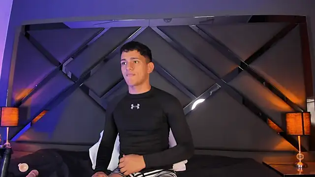 ander deimond  online show from December 16, 7:32 pm