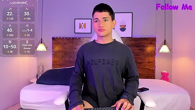 ander deimond  online show from February 6, 1:21 pm