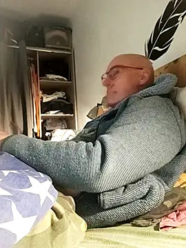 bogland33 online show from March 1, 7:24 pm