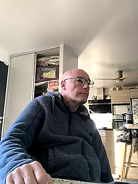 bogland33 online show from November 9, 8:40 am