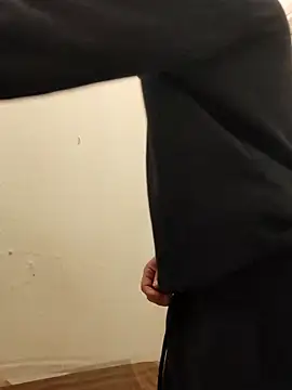 Snapshot of HungJonny99 chatting on March 13, 2:05 am HungJonny99 online show from March 13, 2:05 am