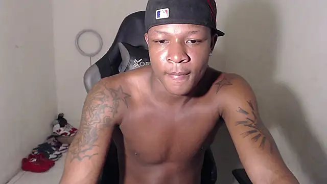 Snapshot of Alid_17 chatting on January 7, 9:25 pm Alid 17 online show from January 7, 9:25 pm