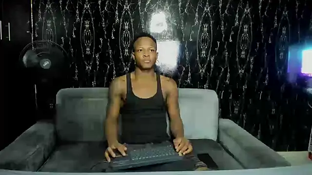 Snapshot of Alid_17 chatting on October 18, 6:40 am Alid 17 online show from October 18, 6:40 am