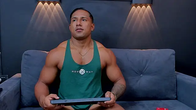 Snapshot of CallumMuscle chatting on January 26, 4:20 pm CallumMuscle online show from January 26, 4:20 pm