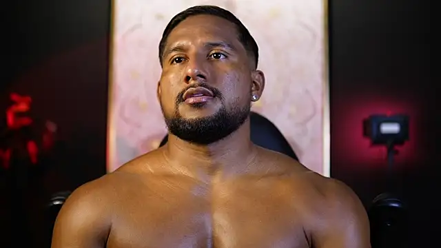 Snapshot of CallumMuscle chatting on October 18, 11:20 pm CallumMuscle online show from October 18, 11:20 pm