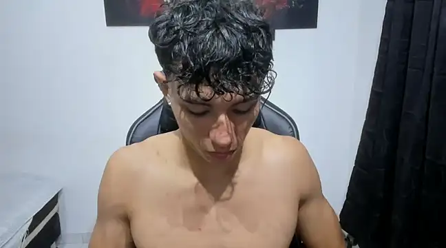 Snapshot of enzo_sloran chatting on February 14, 12:25 pm enzo sloran online show from February 14, 12:25 pm