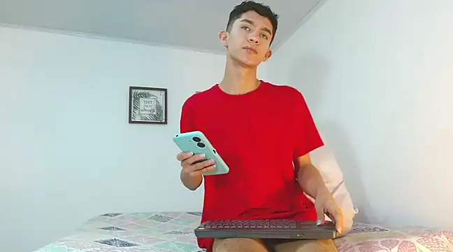 Noah tyler  online show from December 9, 7:13 pm