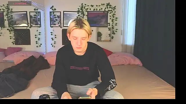 Ron Vils online show from December 4, 6:11 am