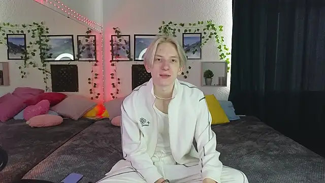 Ron Vils online show from March 14, 4:43 am