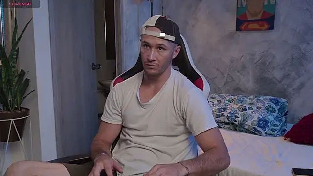 AxelFairchaild online show from April 14, 1:33 pm