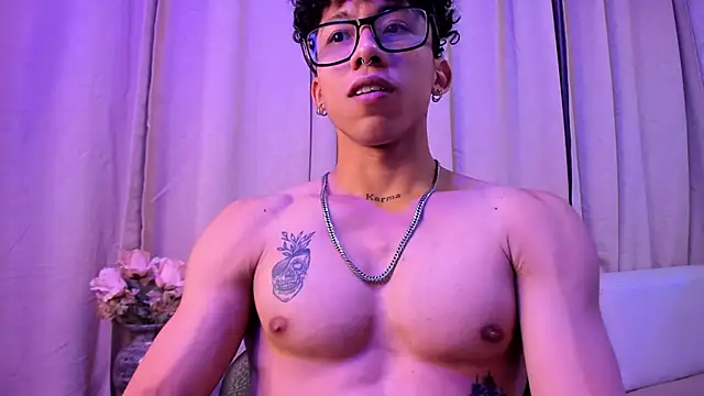 AkazaBoy  online show from January 18, 4:41 am