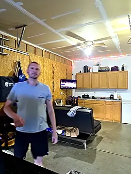 MrMechanic38 online show from March 8, 9:19 pm