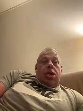 Snapshot of JakubW79 chatting on January 11, 1:37 am JakubW79 online show from January 11, 1:37 am