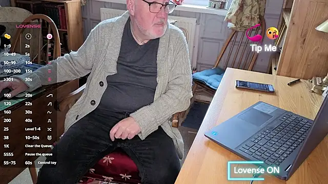 Adamdaddybear online show from November 24, 1:34 pm