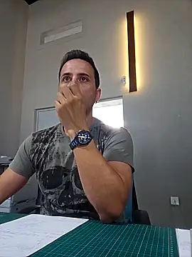 Snapshot of Lucas___81 chatting on October 25, 8:05 am Lucas   81 online show from October 25, 8:05 am