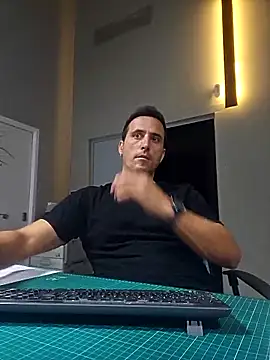 Snapshot of Lucas___81 chatting on October 21, 6:22 pm Lucas   81 online show from October 21, 6:22 pm