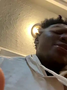 Snapshot of Festivitiesking1 chatting on October 16, 1:30 pm Festivitiesking1 online show from October 16, 1:30 pm