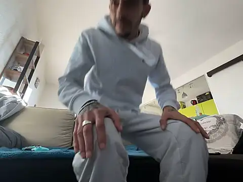 Rebeu313 online show from December 26, 2:27 pm