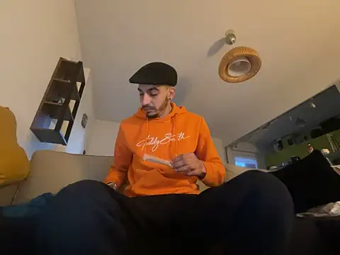 Rebeu313 online show from January 27, 5:15 pm