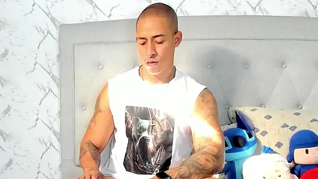 luigiferrara online show from March 2, 8:57 pm