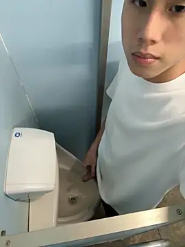 Snapshot of Benson18y chatting on October 23, 5:16 pm Benson18y online show from October 23, 5:16 pm