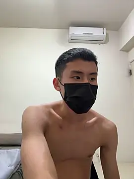 Snapshot of Benson18y chatting on January 13, 12:35 pm Benson18y online show from January 13, 12:35 pm