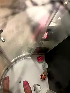 Snapshot of lescro95_ chatting on October 4, 5:51 pm lescro95 online show from October 4, 5:51 pm