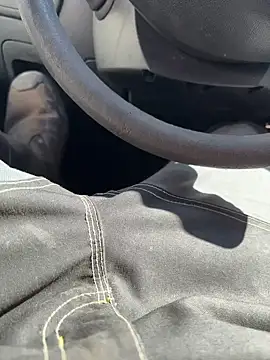 Snapshot of lescro95_ chatting on March 18, 10:39 am lescro95 online show from March 18, 10:39 am