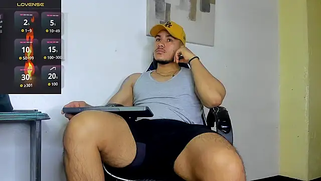 Snapshot of jeisonstark chatting on October 24, 12:18 pm jeisonstark online show from October 24, 12:18 pm