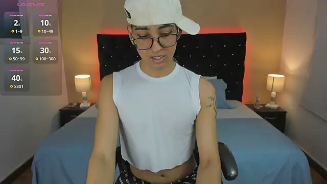 Snapshot of Dark_hairy_ chatting on January 4, 2:46 am Dark hairy  online show from January 4, 2:46 am