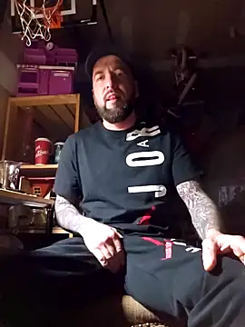 Beardedtattood online show from December 20, 3:14 am