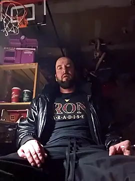 Beardedtattood online show from December 30, 2:42 am