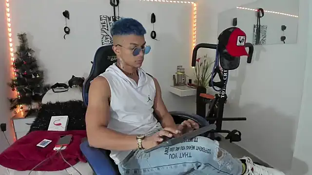 Leonard Price online show from January 23, 2:44 am