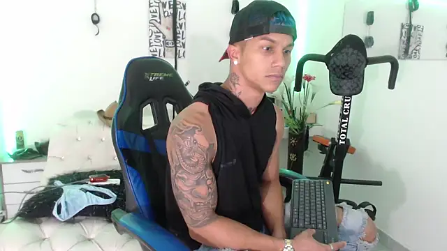 Leonard Price online show from February 23, 1:53 am