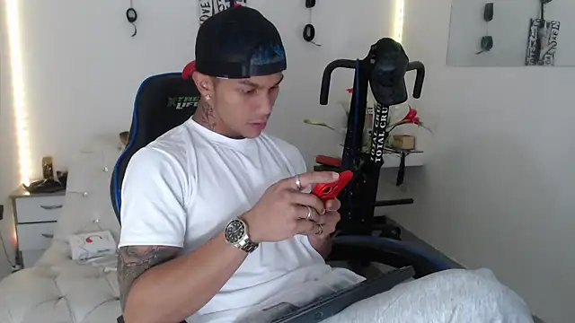 Leonard Price online show from February 27, 2:21 pm