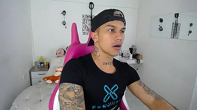 Leonard Price online show from September 23, 2:00 am