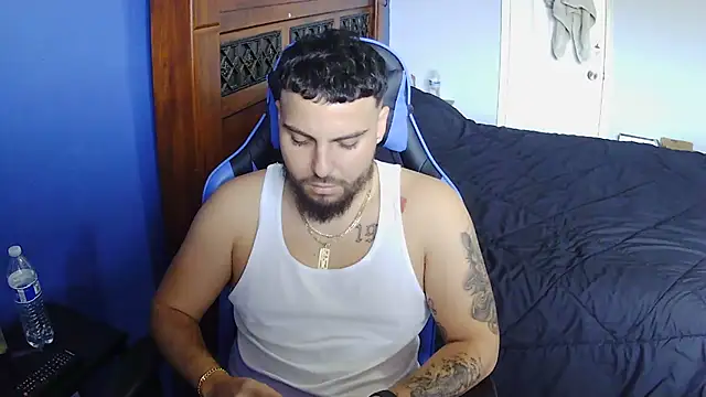 Snapshot of MasterKvn chatting on February 24, 7:19 pm MasterKvn online show from February 24, 7:19 pm