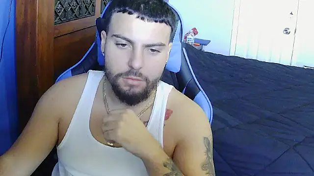 Snapshot of MasterKvn chatting on February 5, 7:31 pm MasterKvn online show from February 5, 7:31 pm