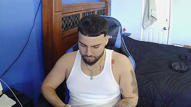 Snapshot of MasterKvn chatting on January 27, 7:35 pm MasterKvn online show from January 27, 7:35 pm