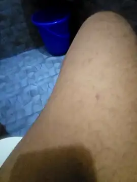 Snapshot of Mallu_ajanraj143 chatting on December 13, 8:04 pm Mallu ajanraj143 online show from December 13, 8:04 pm