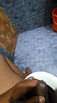 Snapshot of Mallu_ajanraj143 chatting on December 29, 8:58 pm Mallu ajanraj143 online show from December 29, 8:58 pm