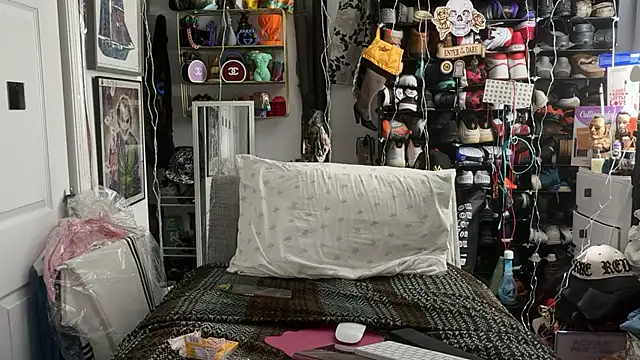 joeytatts66 online show from March 2, 5:08 am