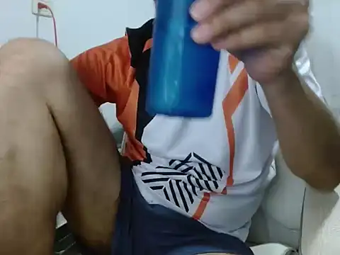 Snapshot of goten-770 chatting on September 17, 7:37 pm goten-770 online show from September 17, 7:37 pm